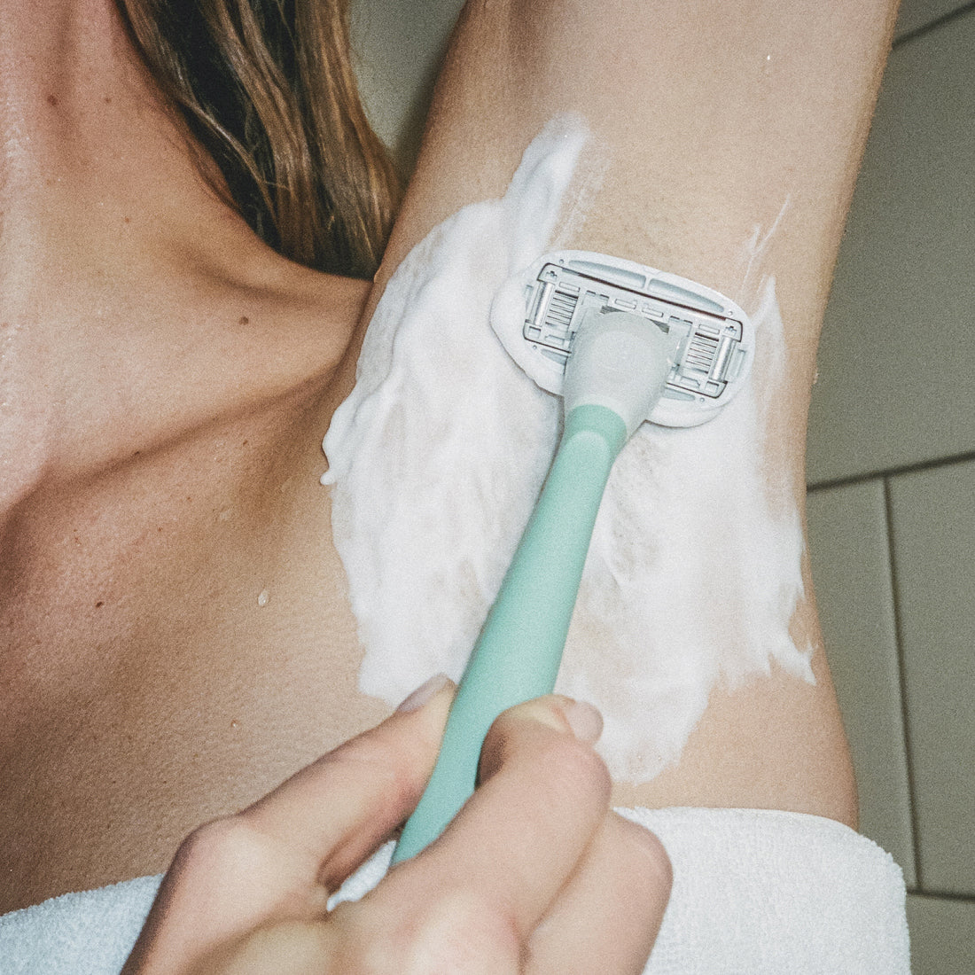 Mini Foaming Shave Gel - Image 2